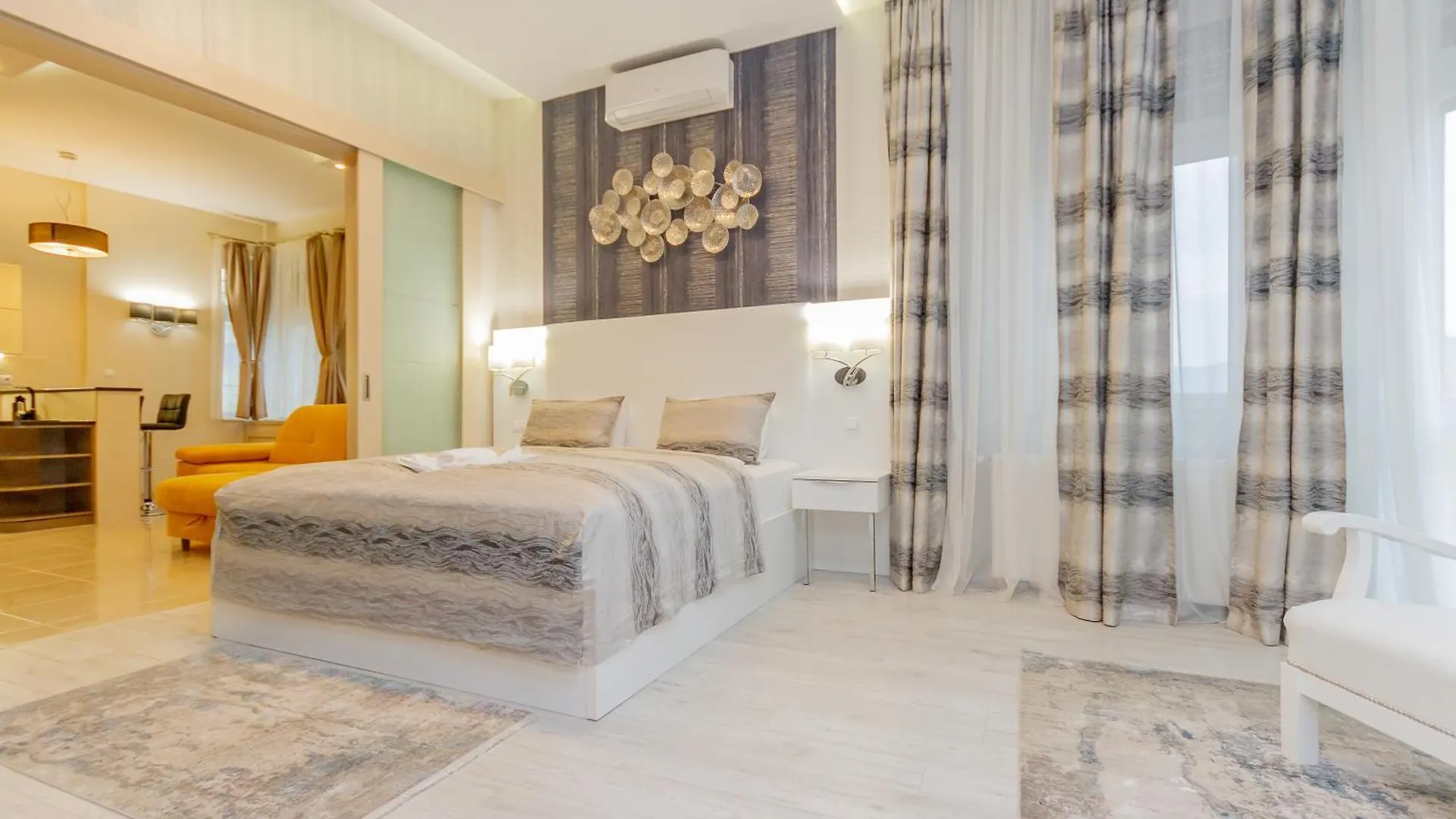 Luxury Apartment With Balcony And Sauna Budapest
