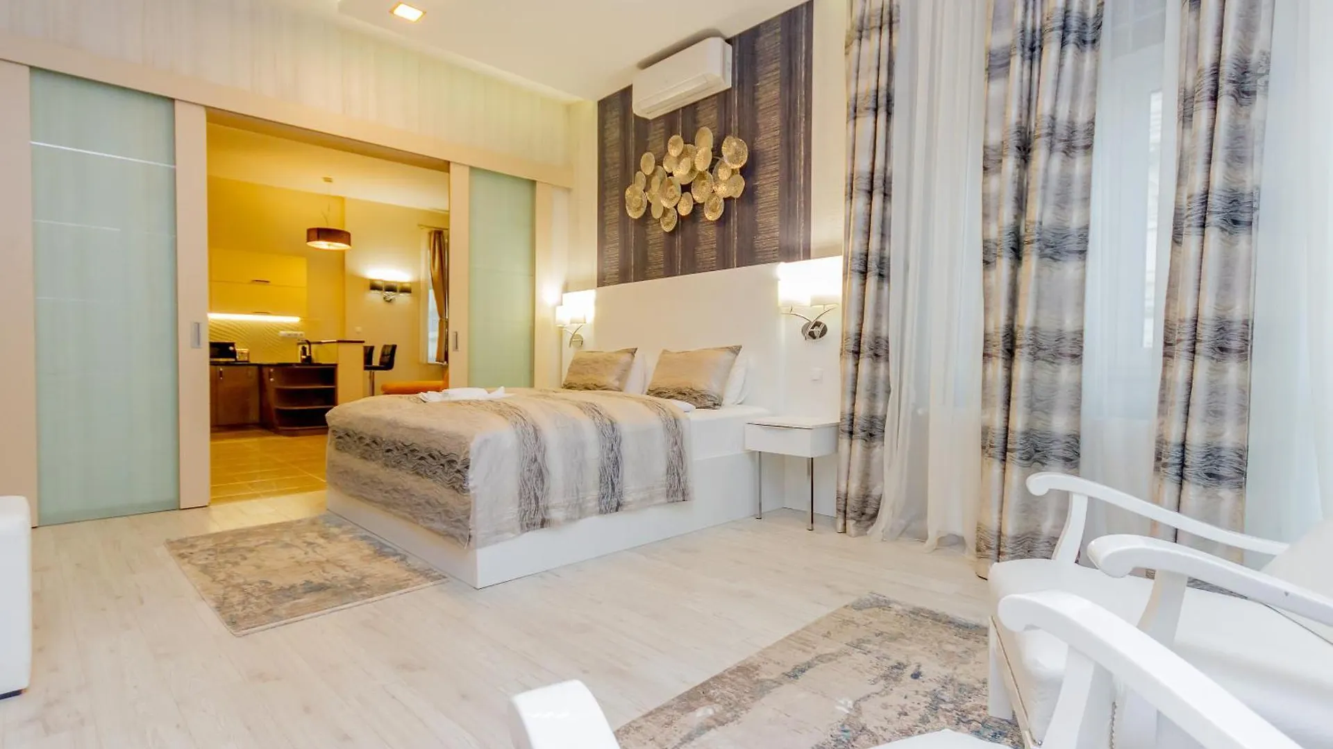 Luxury Apartment With Balcony And Sauna Budapest