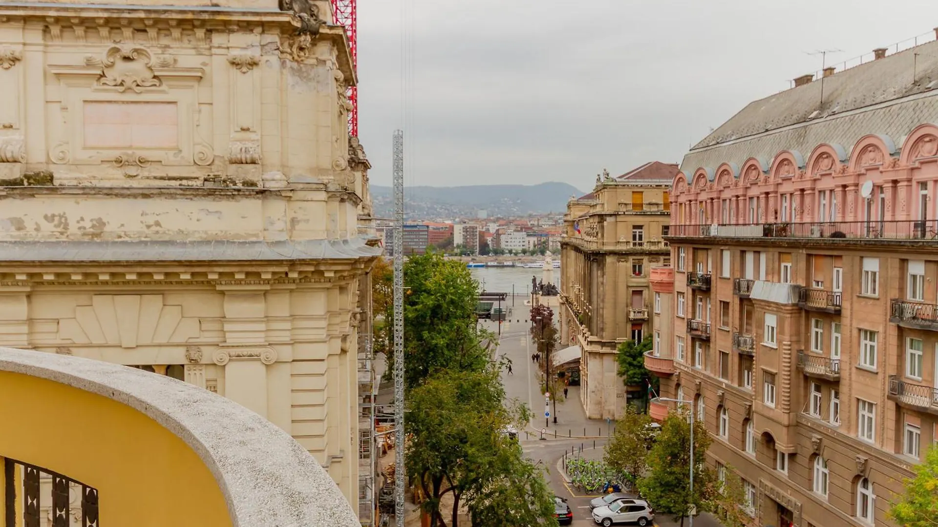 Luxury Apartment With Balcony And Sauna Budapest