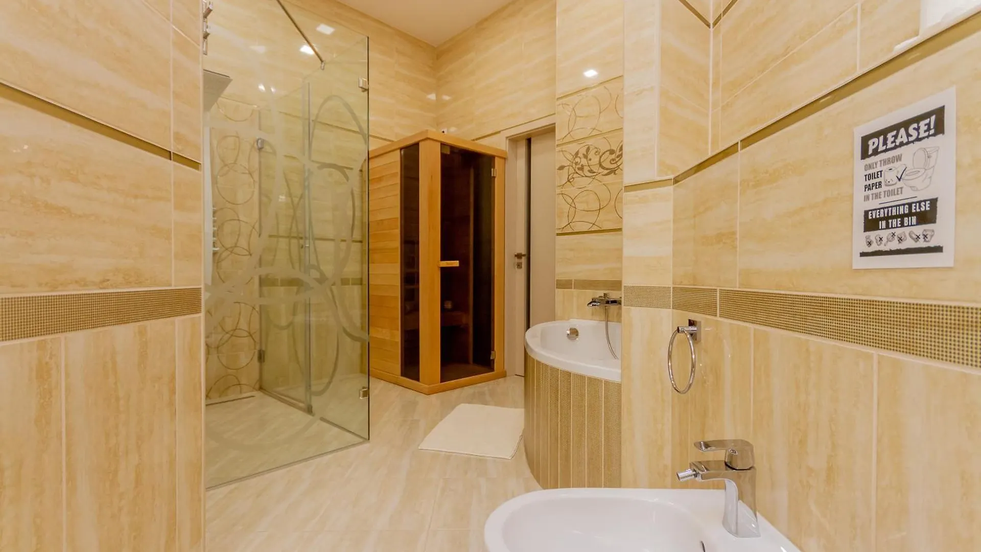 Luxury Apartment With Balcony And Sauna Budapest
