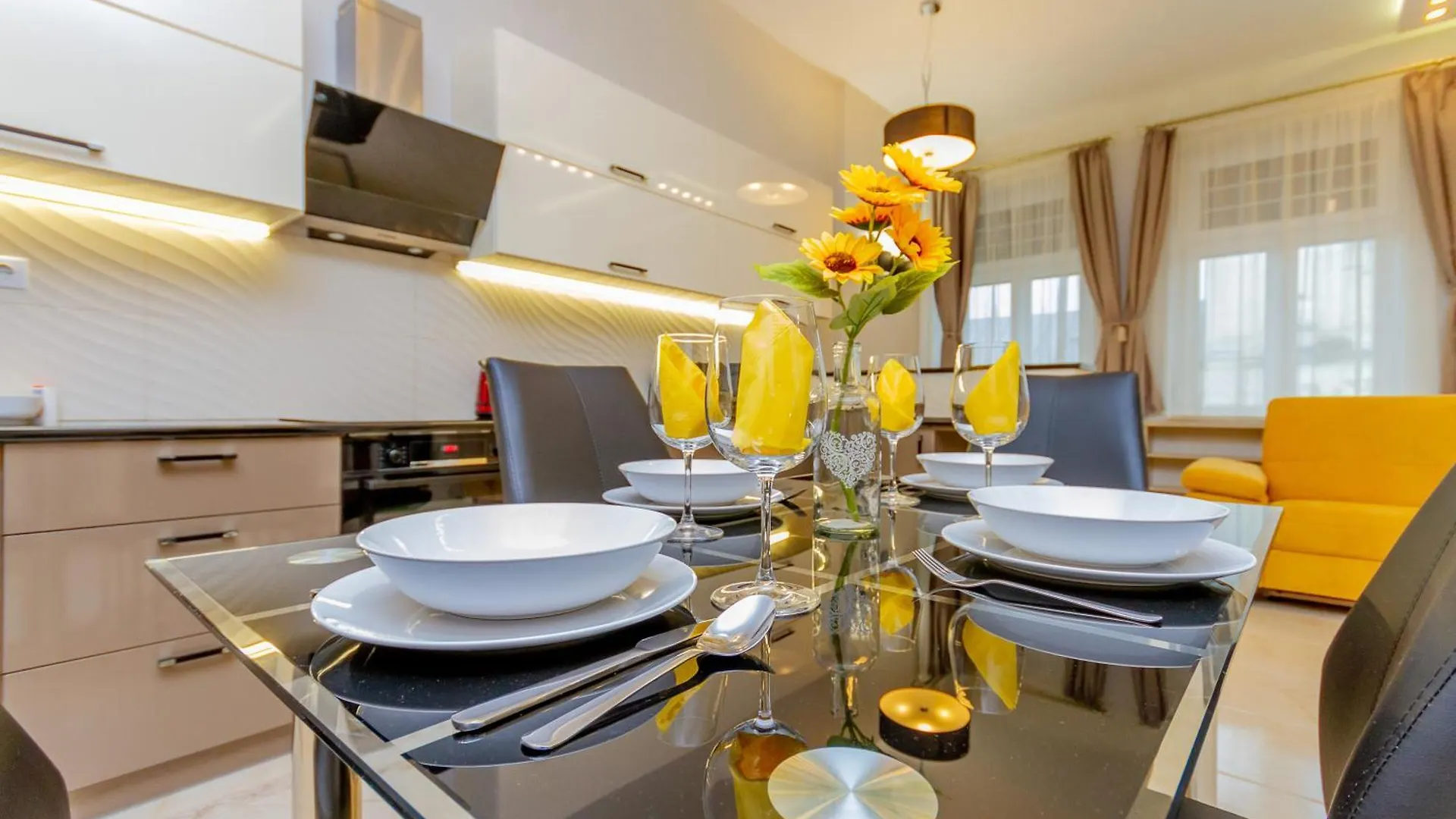 Luxury Apartment With Balcony And Sauna Budapest