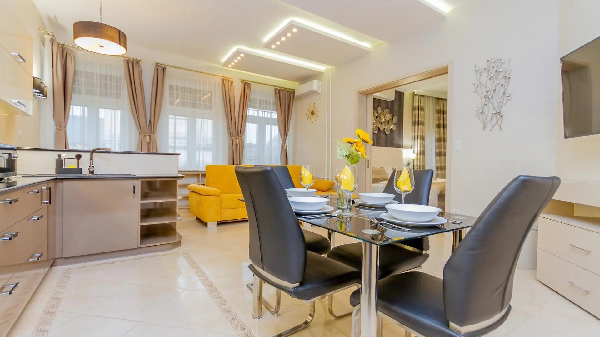 Luxury Apartment With Balcony And Sauna location