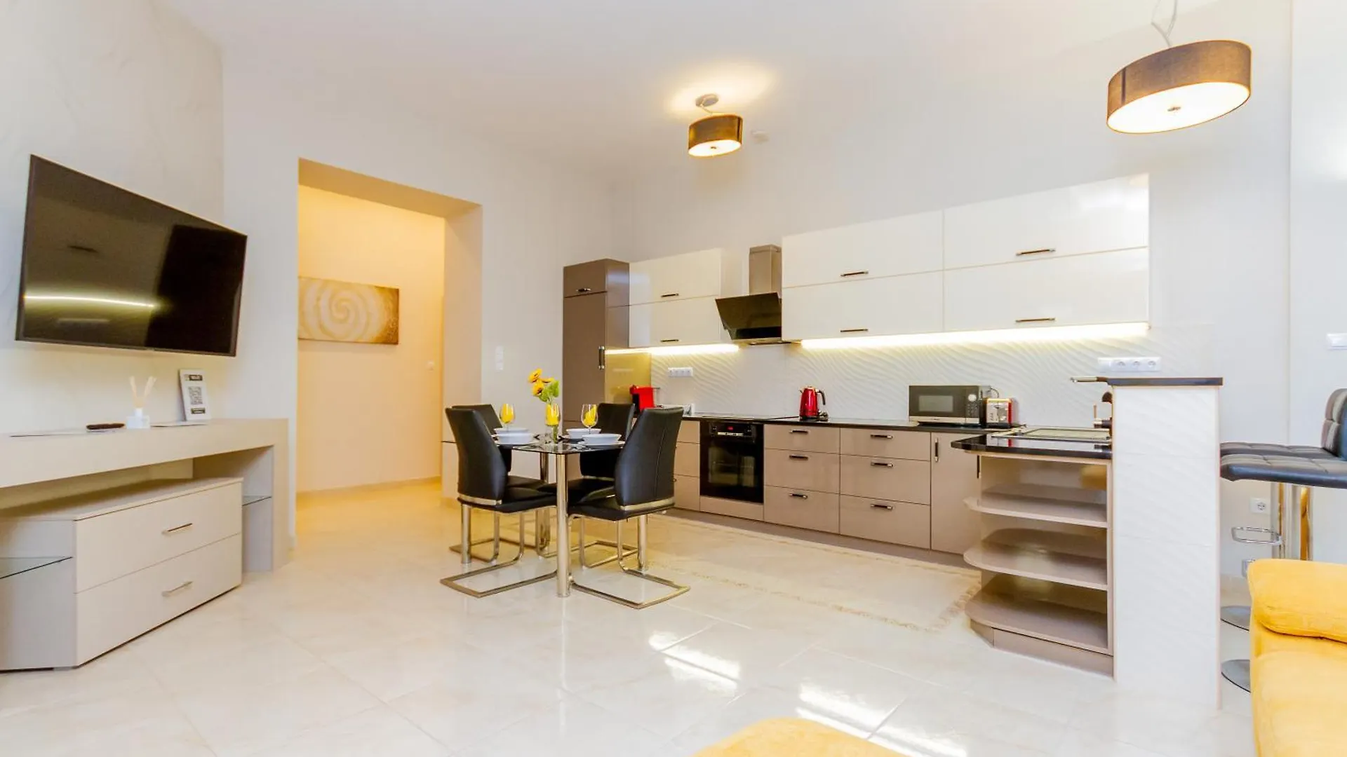 Luxury Apartment With Balcony And Sauna Budapest