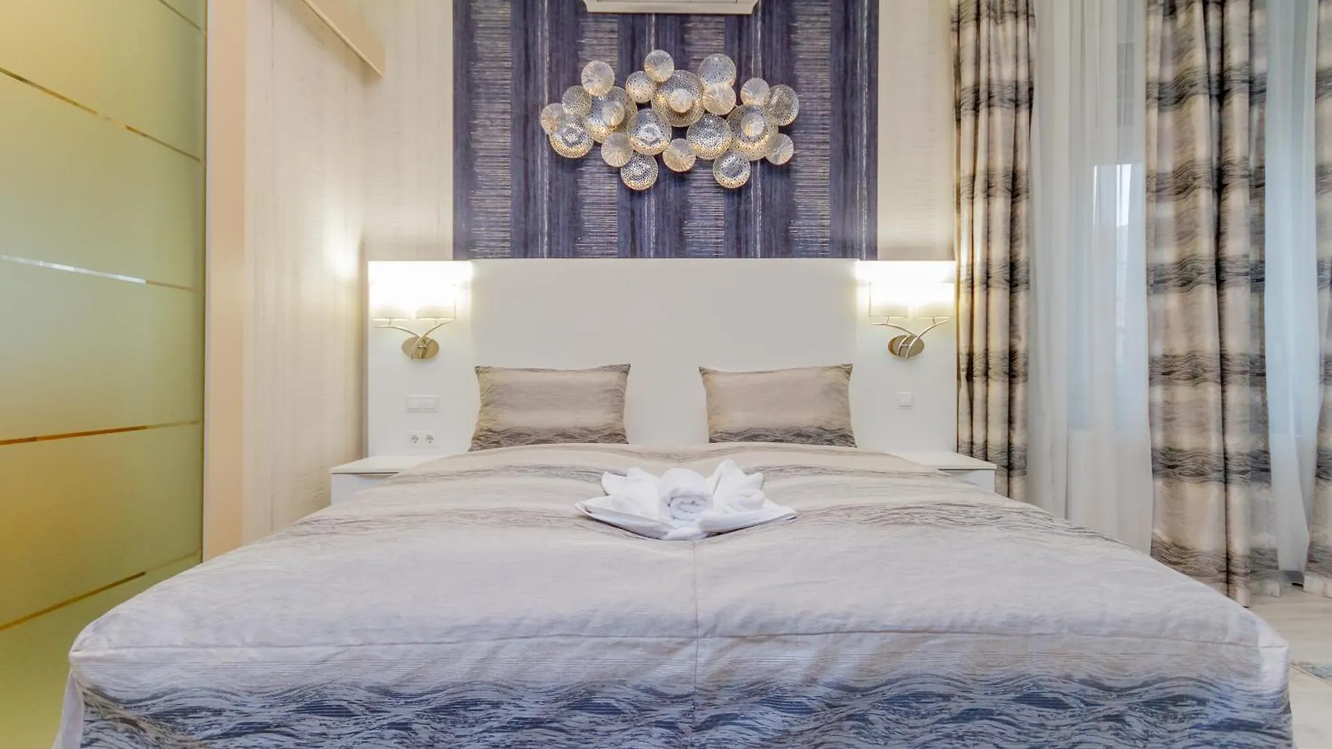 Luxury Apartment With Balcony And Sauna Budapest