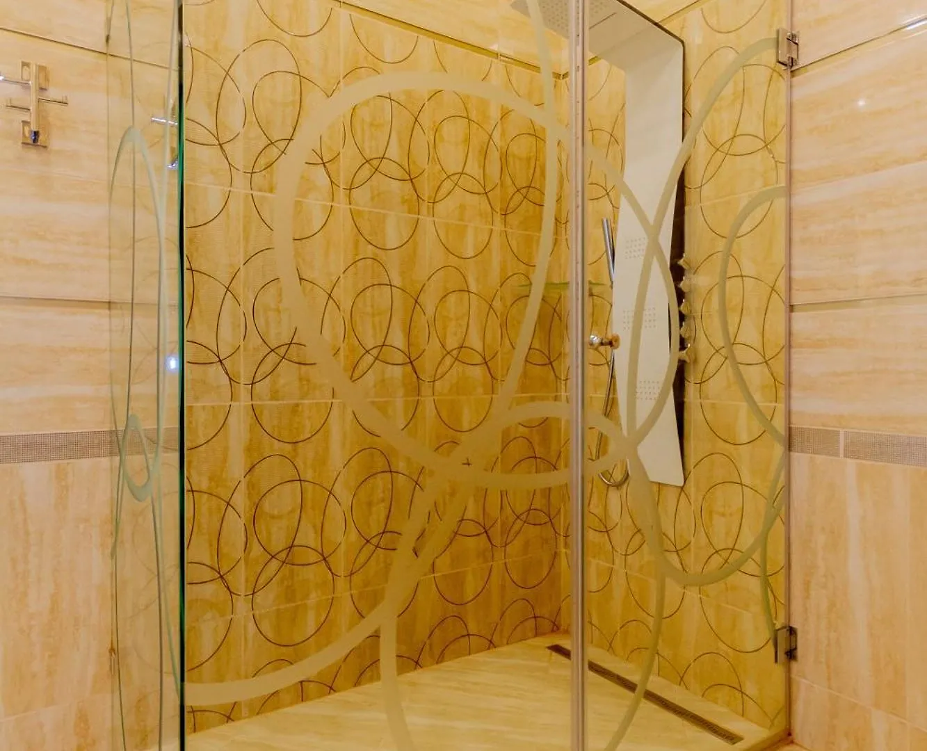Luxury Apartment With Balcony And Sauna Budapest