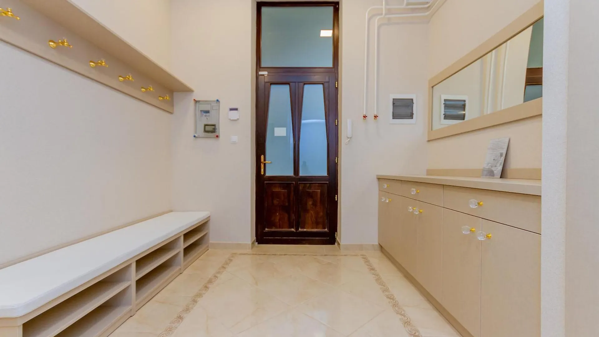 Luxury Apartment With Balcony And Sauna Budapest Hungary